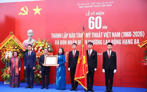 60 năm gìn giữ tinh hoa nghệ thuật dân tộc, Bảo tàng Mỹ thuật Việt Nam đón nhận Huân chương Lao động hạng Ba