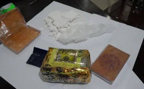 Bắt đối tượng mua bán ma túy, thu giữ 2 bánh heroin cùng lượng lớn ma túy tổng hợp