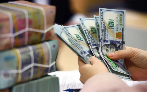 USD tiếp tục leo thang, euro và bảng Anh đồng loạt mất giá