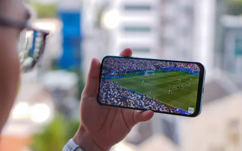 Realme 16T 5G: Pin 8.000mAh, màn hình 144Hz sẵn sàng cùng mùa World Cup