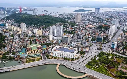Quảng Ninh phấn đấu trở thành trung tâm dịch vụ, du lịch quốc tế