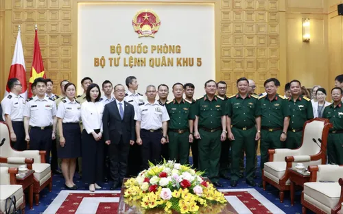 Quân khu 5 đón đoàn sĩ quan Nhật Bản, tăng cường hợp tác quốc phòng song phương