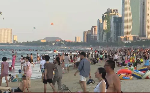 Du lịch biển Đà Nẵng: Quản lý điểm đến trong mùa cao điểm