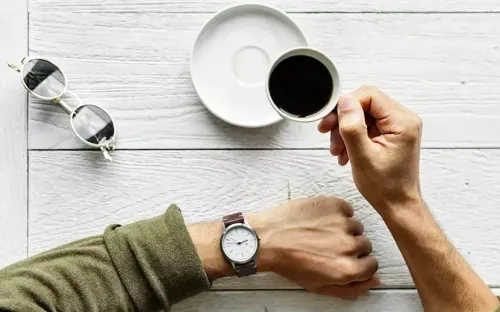Uống cà phê liên tục có ảnh hưởng đến sinh lý nam giới? Chuyên gia chỉ ra những tác động ít người biết