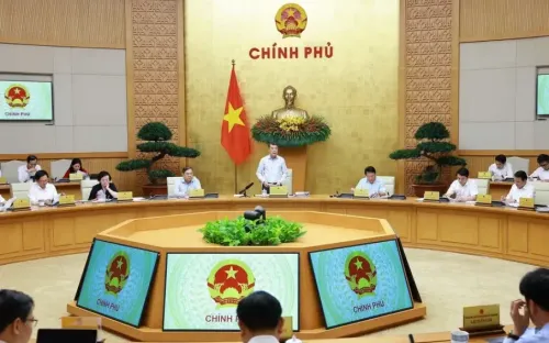 Thủ tướng yêu cầu đẩy nhanh hoàn thiện các dự án luật, nghị quyết trong tháng 6
