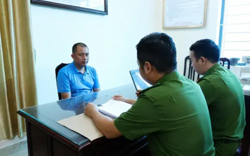 Đổ hơn 177 tấn chất thải để san lấp đất công, 2 bị can ở Ninh Bình bị khởi tố