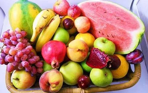 Ăn trái cây thay cơm để giảm cân có thực sự tốt?