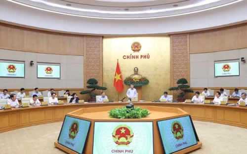 Chính phủ yêu cầu khẩn trương hoàn thiện các dự án luật về đất đai, thuế, đầu tư...