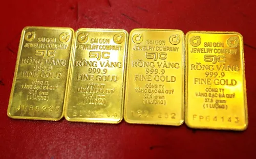 Giá vàng tiếp tục lao dốc, mất hơn 15% giá trị chỉ sau 50 ngày