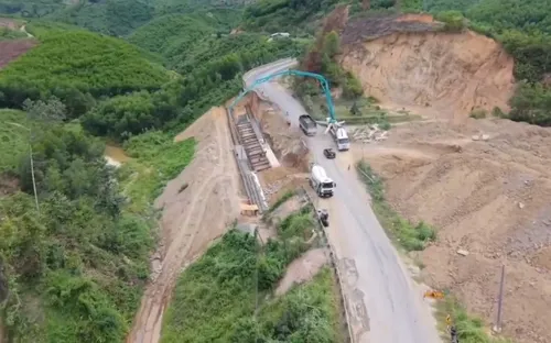 Đèo Khánh Lê chạy đua thông tuyến trước mùa mưa