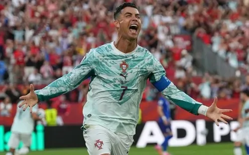 Ronaldo giải cơn khát ở vòng knock-out, Bồ Đào Nha hạ Croatia phút bù giờ để gặp Tây Ban Nha