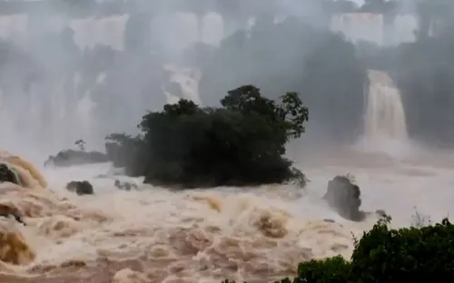 Chiêm ngưỡng kỳ quan thiên nhiên thác Iguazu ở Nam Mỹ