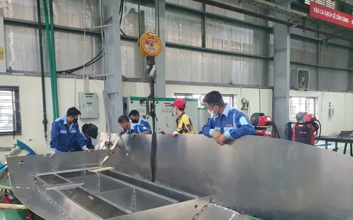Đơn hàng cải thiện, nhưng nhiều doanh nghiệp vẫn "kẹt" giữa chi phí và vốn
