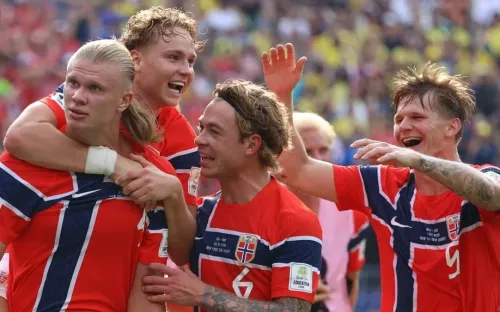 Haaland lập siêu kỷ lục sau cú đúp hạ Brazil, đưa Na Uy lần đầu vào tứ kết World Cup