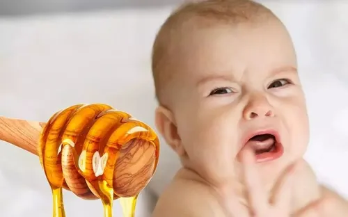Mật ong có thực sự tốt cho trẻ sơ sinh? Chuyên gia cảnh báo nguy cơ nhiều cha mẹ vẫn chủ quan