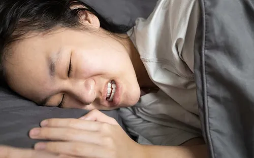 Nghiến răng khi ngủ: Vì sao nhiều người mắc phải và cách điều trị hiệu quả