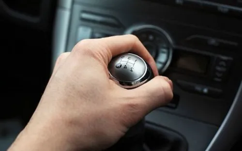 Lái xe số sàn có giúp đầu óc minh mẫn hơn?