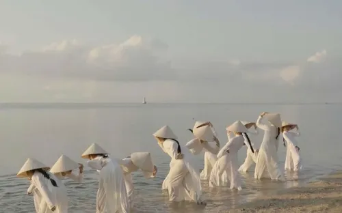 Trẻ em làm " đại sứ du lịch"