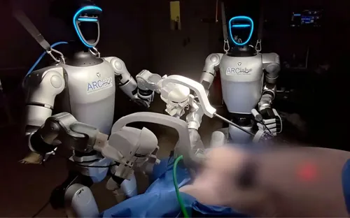 Robot hình người lần đầu phẫu thuật thành công trên động vật sống, mở ra triển vọng y học từ xa