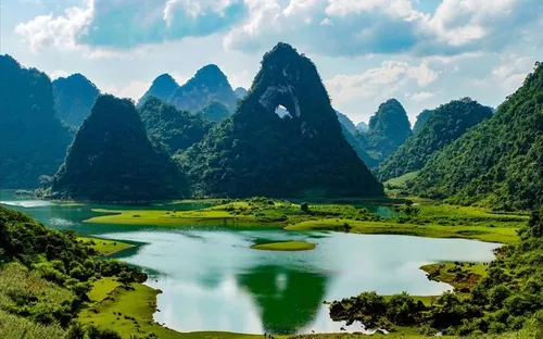 Khám phá Núi Mắt Thần - Tuyệt tác thiên nhiên độc đáo giữa non nước Cao Bằng