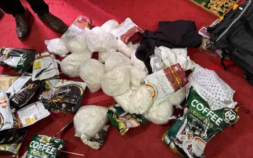 Chặn đứng 15kg heroin chuẩn bị đưa lên máy bay về Việt Nam, bắt giữ nghi phạm người nước ngoài