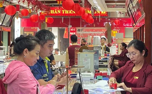 Giá vàng hôm nay 15/7: Vàng SJC tiến sát mốc 150 triệu đồng/lượng