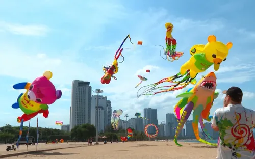 Lễ hội diều khổng lồ rực rỡ sắc màu tại festival Biển Khánh Hòa 2026