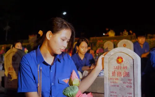 Ngọn nến tri ân tiếp nối mạch nguồn yêu nước tại Quảng Trị