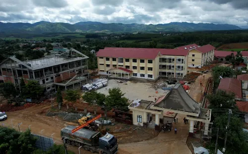 Quảng Ngãi: Các trường liên cấp vùng biên "tăng tốc" về đích trước năm học mới