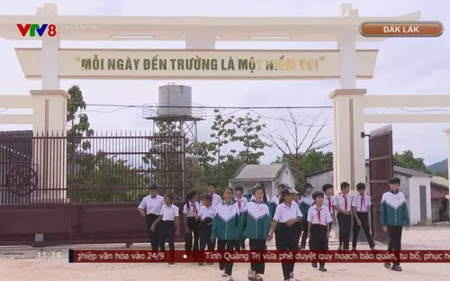 Những ngôi trường mới thắp sáng ước mơ học sinh vùng biên