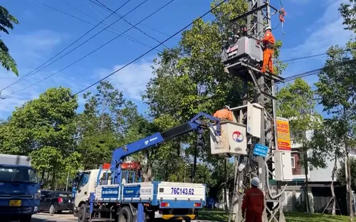 Chủ động bảo đảm an toàn lưới điện trước mùa mưa bão