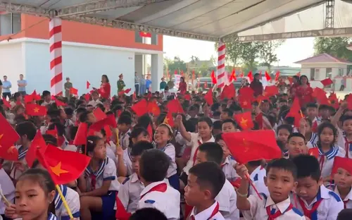 Rộn ràng không khí khai giảng năm học mới