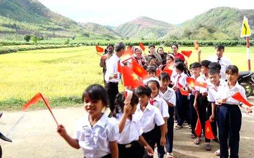 Thiêng liêng ngày khai trường ở vùng cao