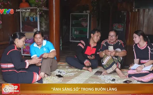 “Ánh sáng số” trong buôn làng Đắk Lắk: Bình dân học vụ số đưa công nghệ đến từng nếp nhà