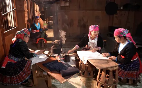 Sắc màu văn hóa dân tộc Mông: Khơi nguồn nội sinh, phát triển bền vững