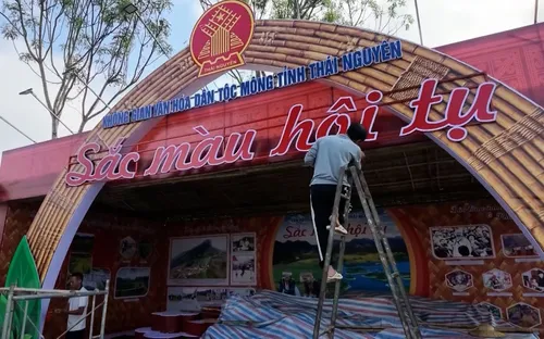Sắc màu văn hóa dân tộc Mông hội tụ về Điện Biên