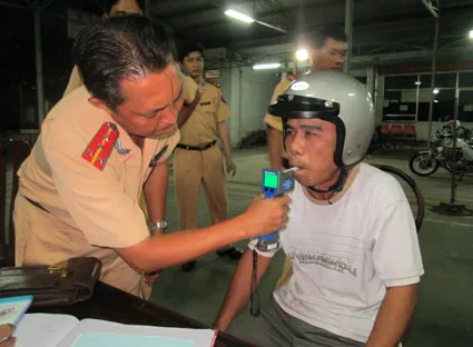 Báo động tình trạng uống rượu bia tham gia giao thông