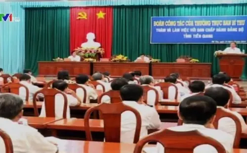 Đồng chí Lê Hồng Anh làm việc tại tỉnh Tiền Giang