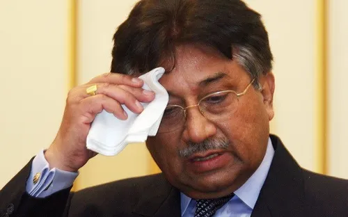 Cựu Tổng thống Pakistan hầu tòa