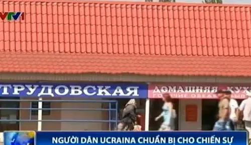 Người dân Ukraine chuẩn bị đối phó với chiến sự ở miền Đông