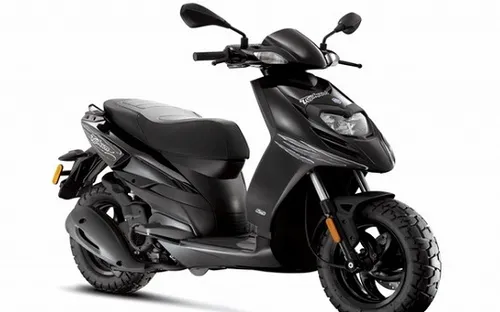Piaggio Typhoon 125: Cá tính nhưng vẫn tiện dụng