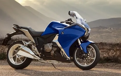 Honda VFR1200F 2013: Đẹp hơn, tốt hơn và nhanh hơn