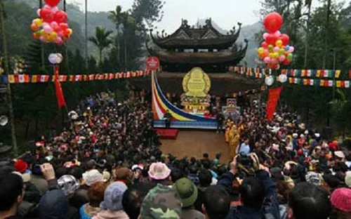 Tưng bừng các lễ hội đầu Xuân