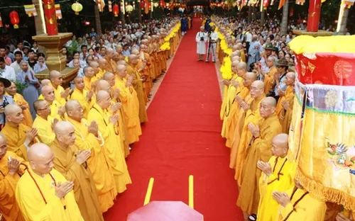 Cả nước tưng bừng mừng Phật đản