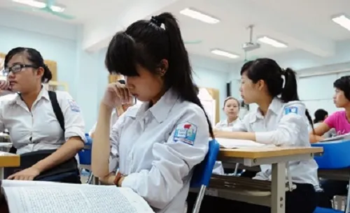 Đổi mới sách giáo khoa: Áp lực cả thầy lẫn trò!