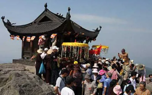 Yên Tử đã đón hơn 300.000 du khách 