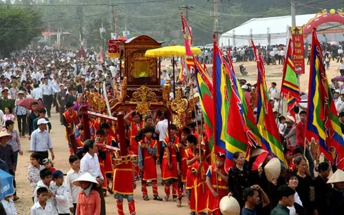 Đông đảo du khách dự Lễ Khai hội Tây Thiên 2013    