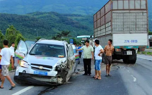 Ngày đầu kỳ nghỉ Lễ: 41 vụ tai nạn, 15 người chết 