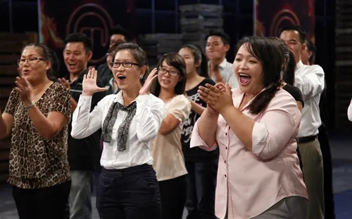 Ảnh: Sức nóng lan tỏa ở Vua đầu bếp Việt tập 1