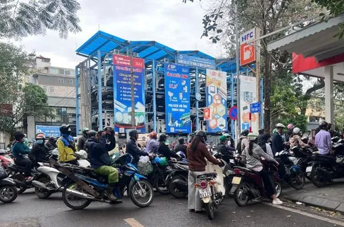 Giá xăng tăng: Đi xe điện có thực sự tiết kiệm?